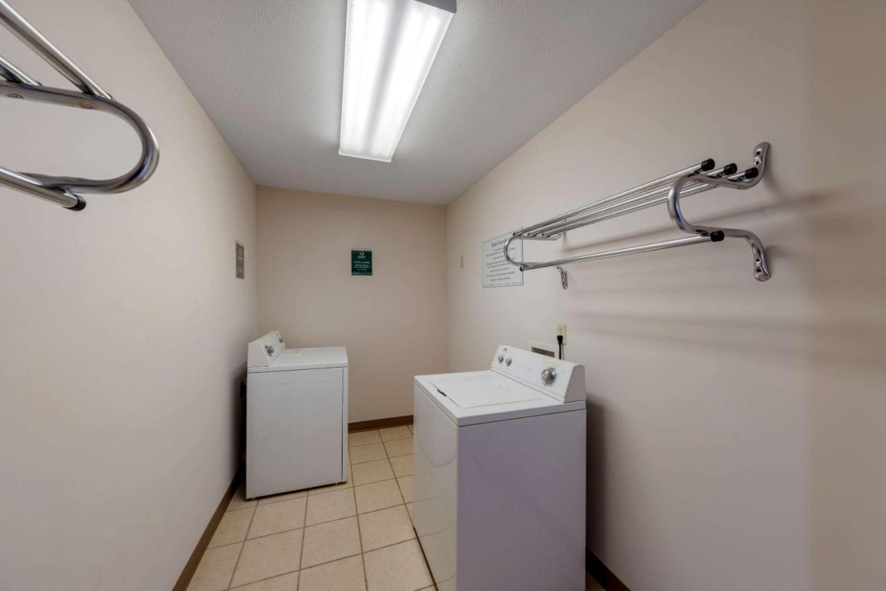 Quality Inn Hamilton Extérieur photo