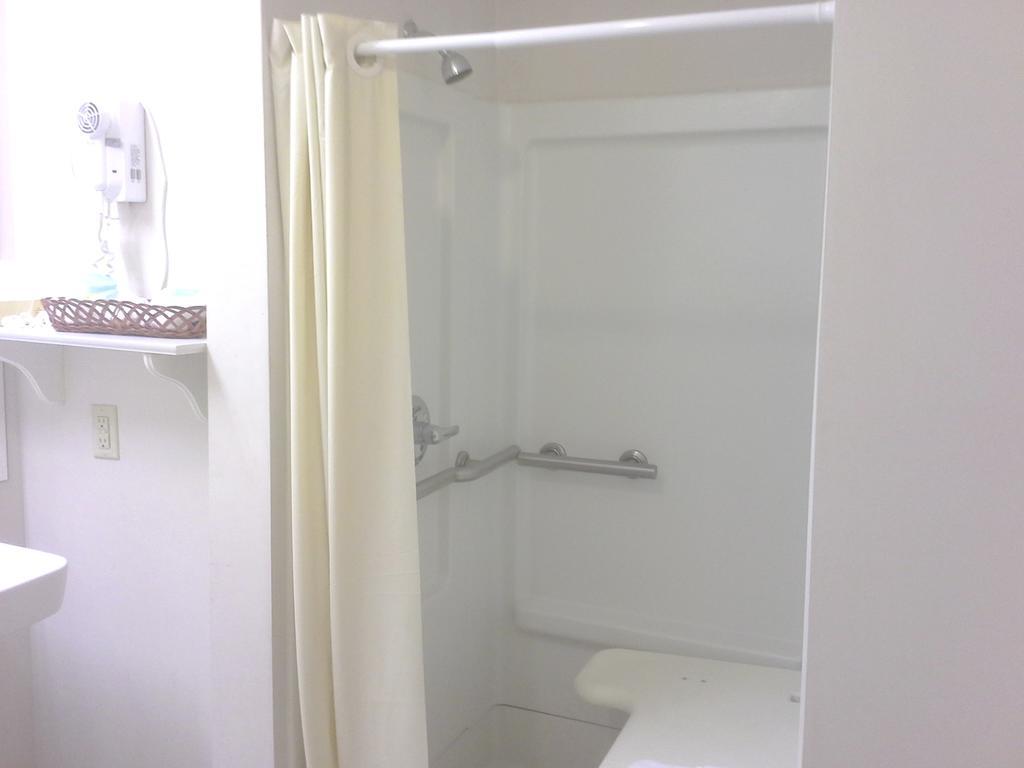 Quality Inn Hamilton Extérieur photo